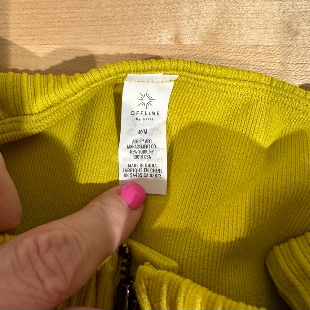 NWT Offline by Aerie Zipper Cropped Top Neon Green Yellow Size Medium - Picture 3 of 5